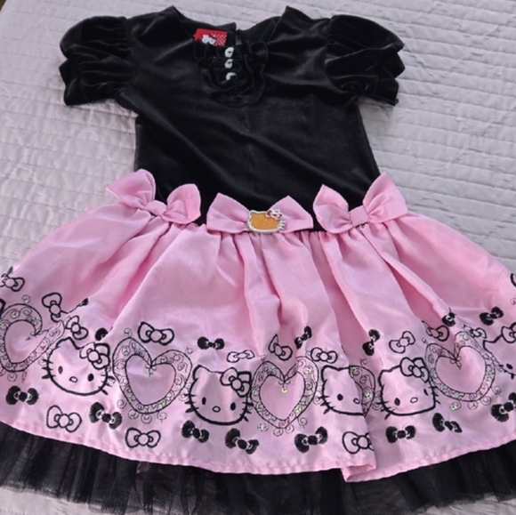 Hello Kitty Bundle - Picture 2 of 12